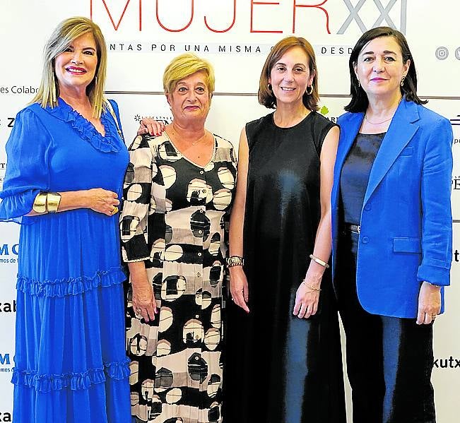 Yolanda del Hoyo, Itziar Urtasun, Kontxi Claver y Yolanda Diez.