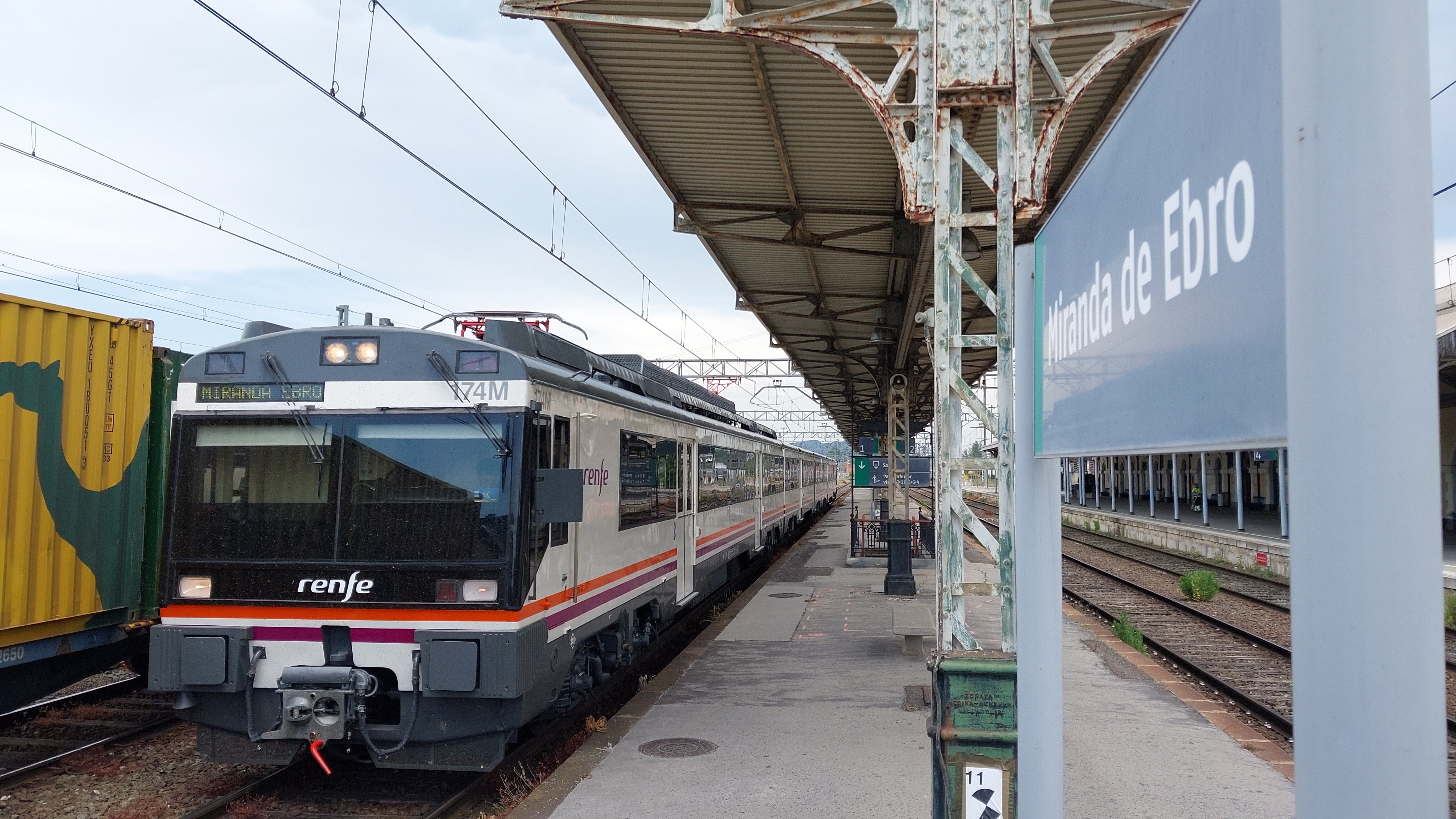 El nuevo Cercanías oferta 137 viajes semanales con salida o llegada a Miranda.