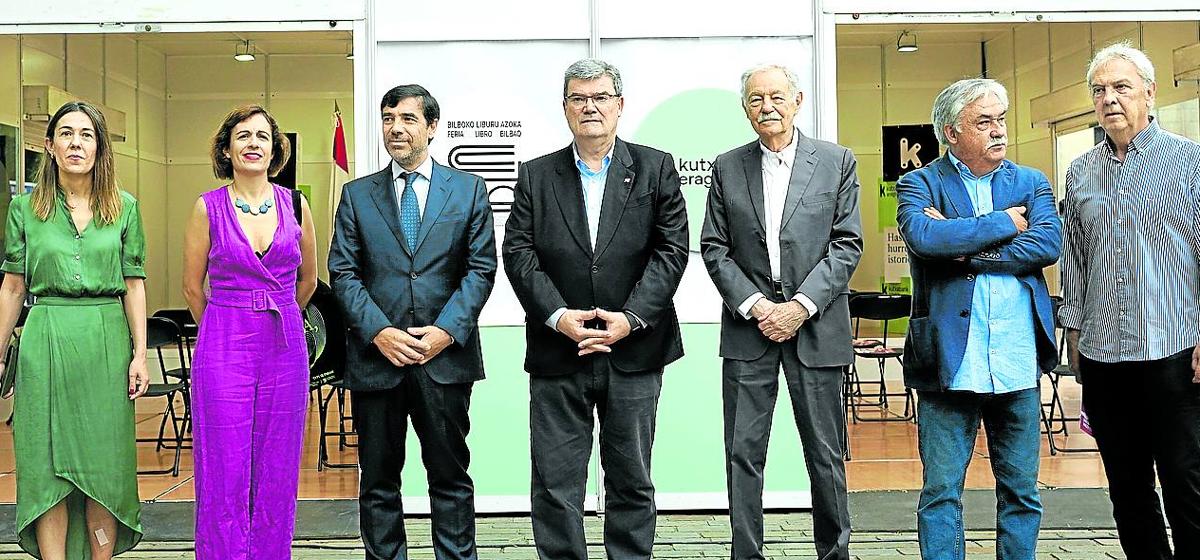 Nora Sarasola, Katixa Agirre, Anton Arriola, Juan Mari Aburto, Eduardo Mendoza, Asier Muniategi y José Agustín Iturri.
