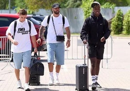 Nico Williams a su llegada a la concentración.