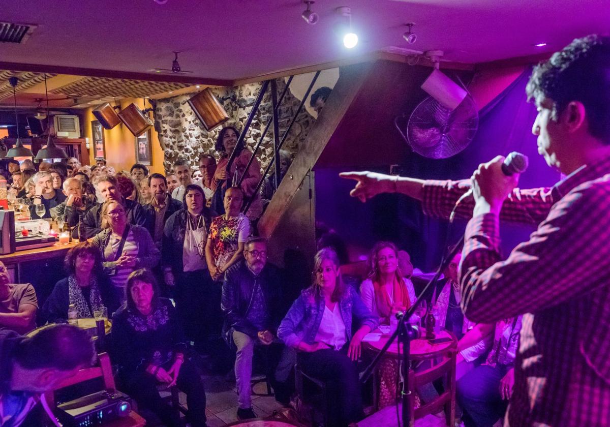 El bar Extitxu se despide de Kike Loyola