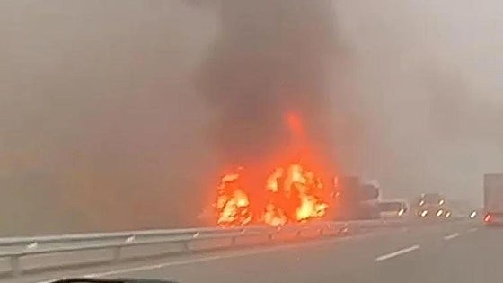 Cerrada la A-15 en Navarra, ambos sentidos, por un accidente múltiple con varios vehículos en llamas