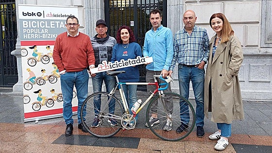 Más de 400 corredores pedalearán en Santurtzi en una bicicletada familiar solidaria