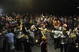 El baile es una de las actividades preferidas de los mayores.