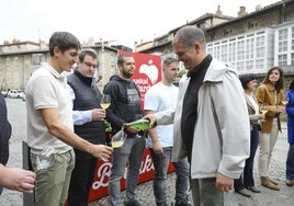 Vitoria acoge la presentación de la nueva cosecha de sidra de Euskal Sagardoa