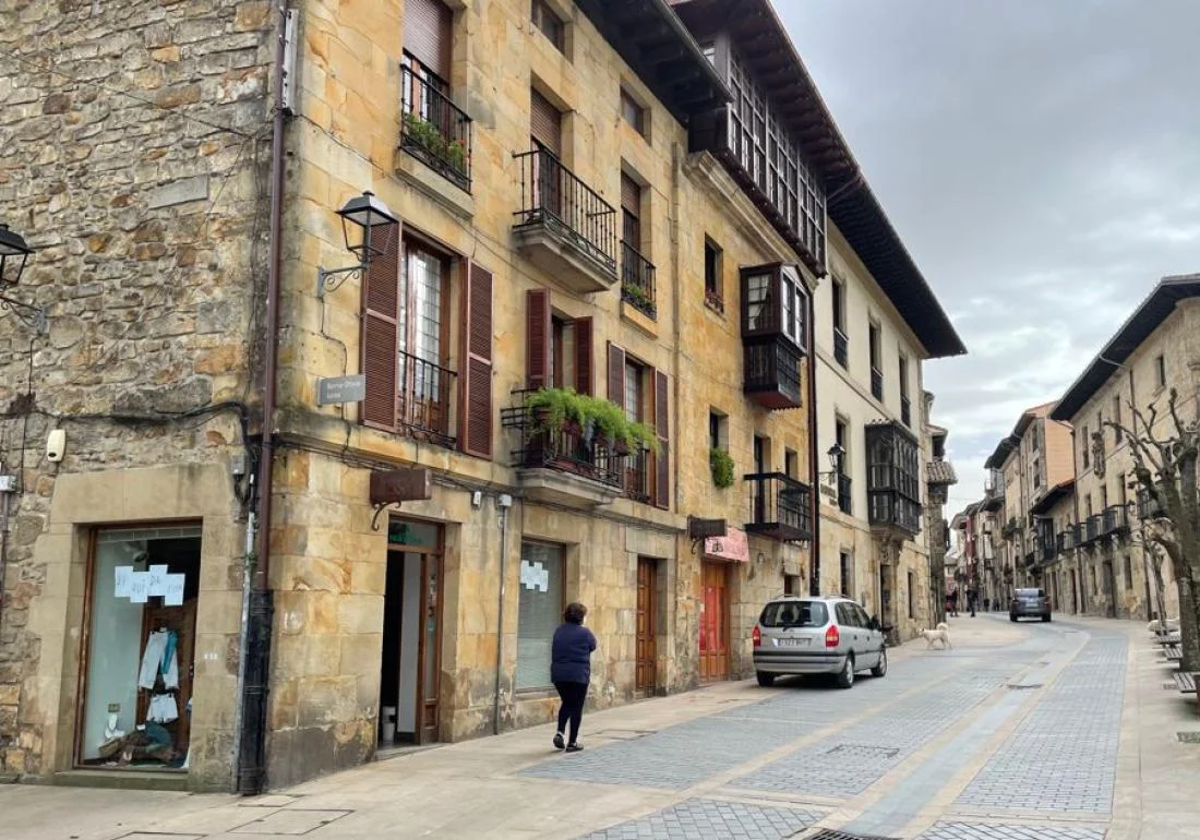Elorrio apoya a su juventud con ayudas para el alquiler y el transporte por estudios