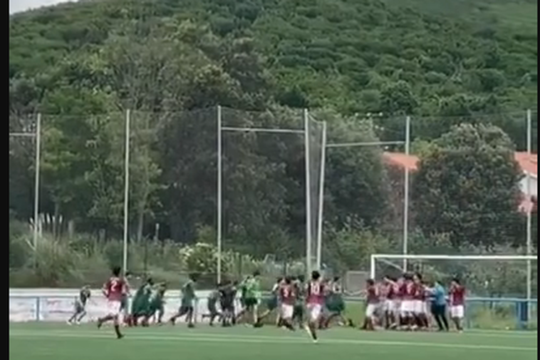 El gesto viral de deportividad en un torneo de fútbol juvenil en Berango que emociona a las redes
