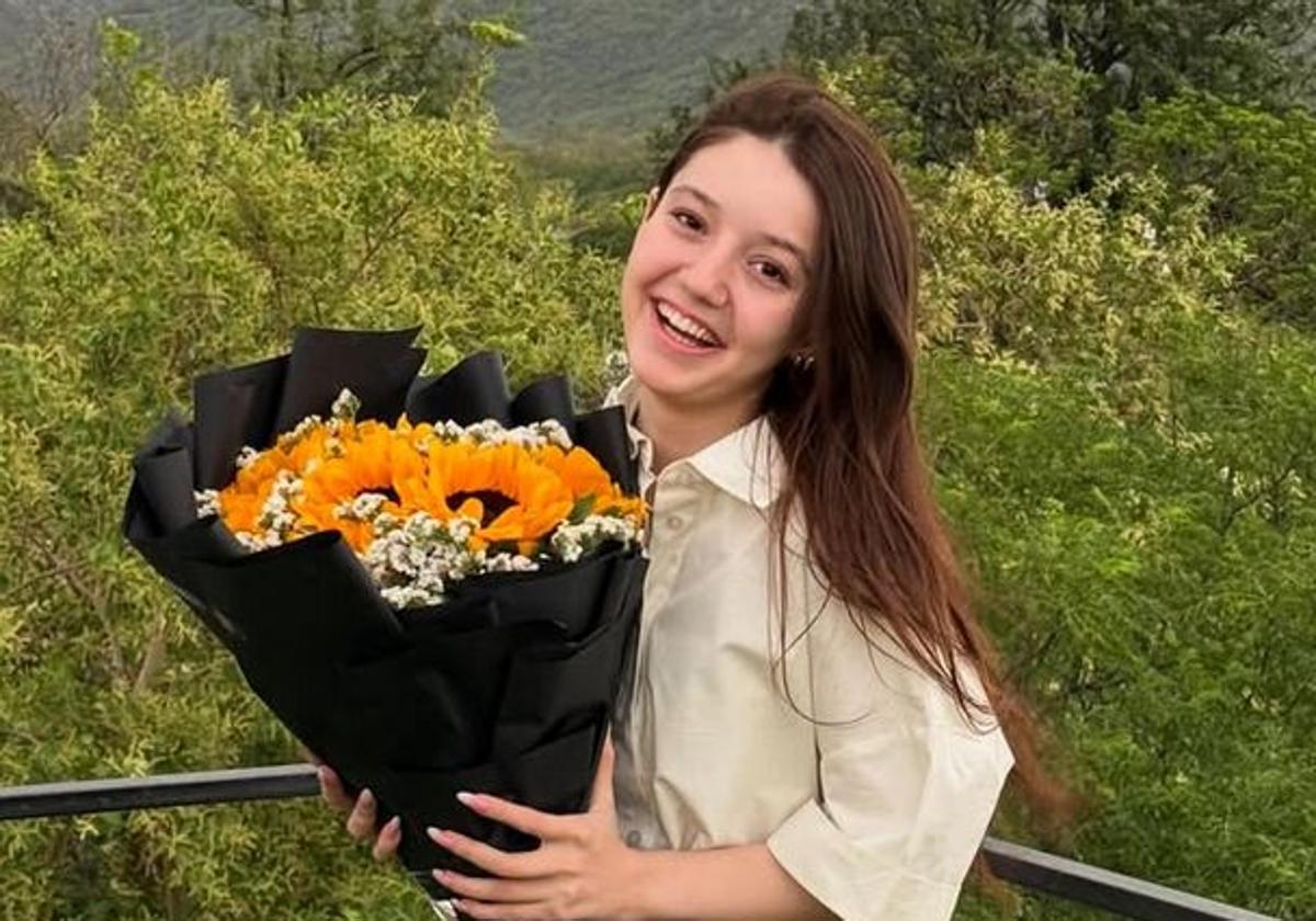 Muere asesinada la tiktoker Sana Yousaf a los 17 años tras recibir un disparo en su casa en Pakistán