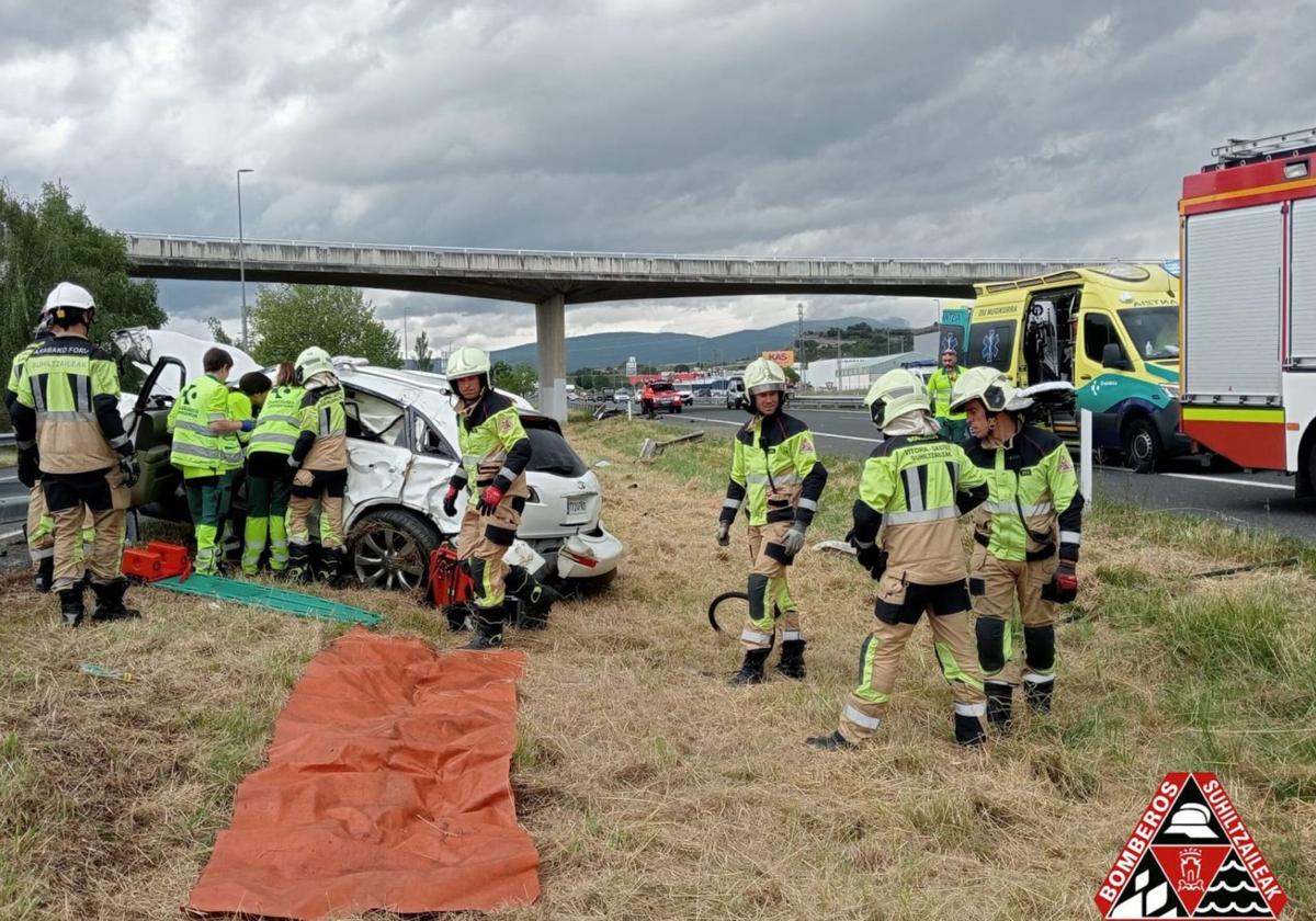 Un herido en un accidente en Etxabarri Ibiña