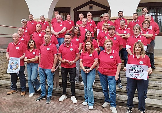Presentación en el Ayuntamiento de Loiu de la Euskal Backyard Ultra.