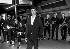 Es una formación amateur compuesta exclusivamente por saxofonistas