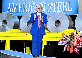 Trump anunció el viernes su intención de elevar los aranceles al acero y al aluminio hasta el 50% durante una visita a una planta de US Steel.