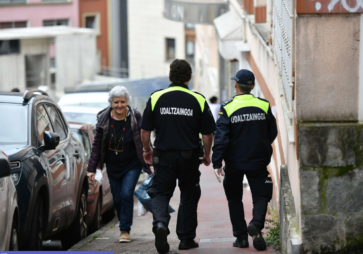 Bildu no «condena» la expulsión de dos policías en txosnas de Beasain
