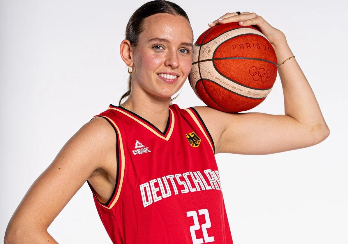 Emily Bessoir está concentrada con la selección absoluta de Alemania para preparar el Eurobasket