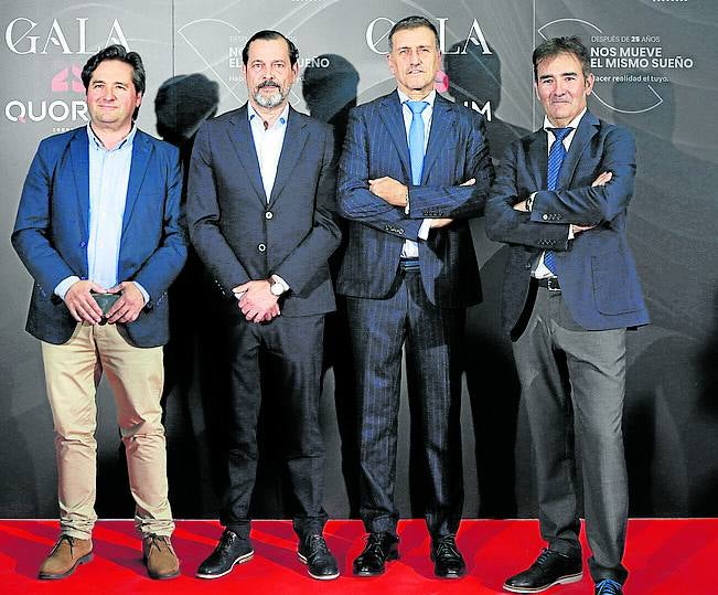 Joseba Urgoiti, Ernesto Yáñez, Eladio Sánchez y Gregorio García.
