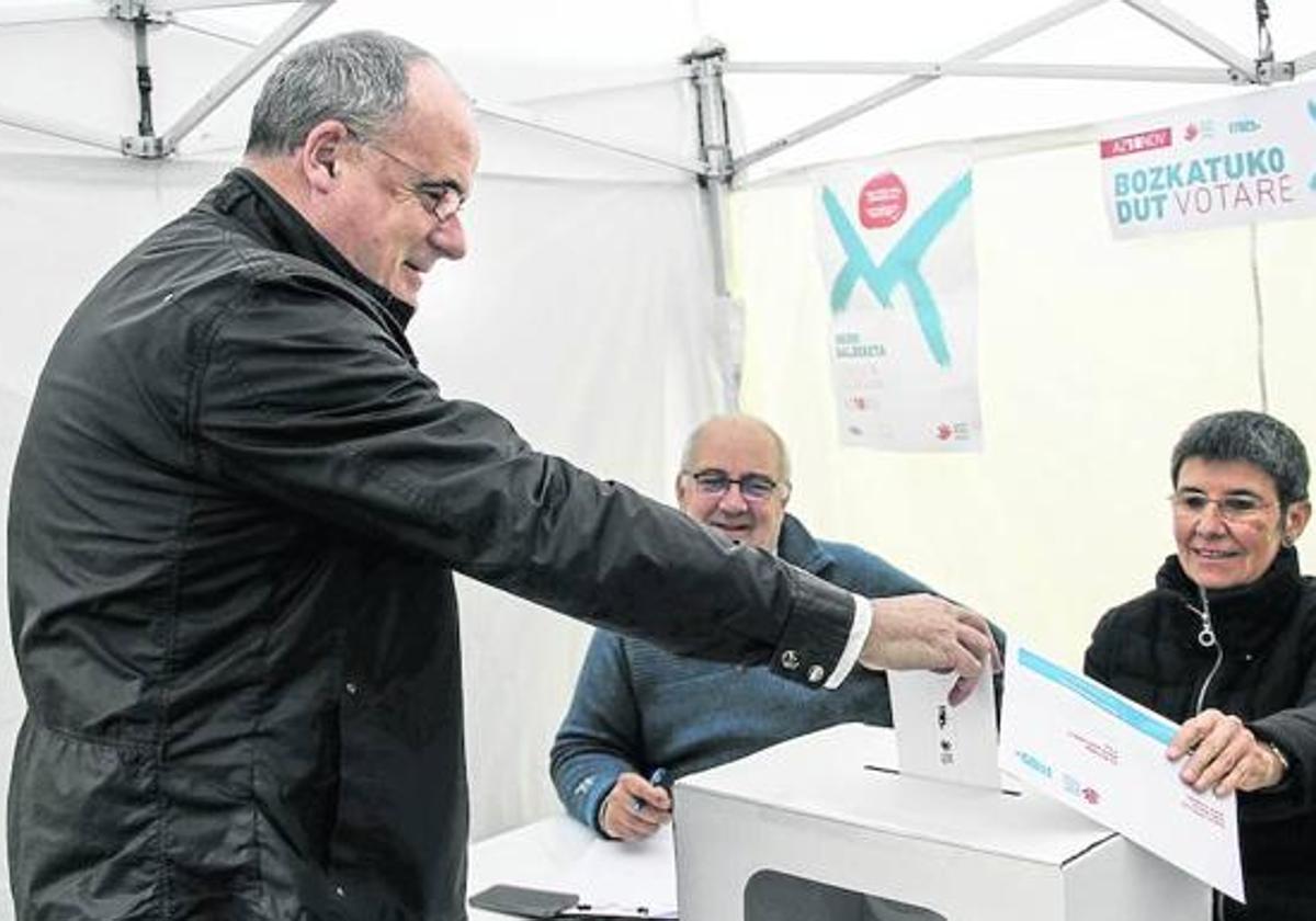 Joseba Egibar, en una imagen de archivo, durante una consulta de Gure Esku Dago celebrada en San Sebastián.