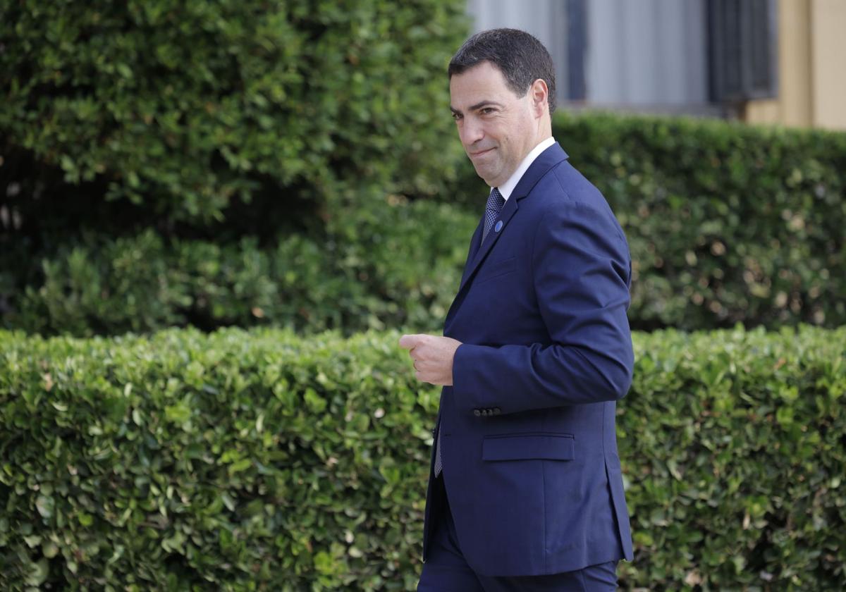 Pradales eleva a la Conferencia de Presidentes la petición para que el euskera sea mérito en el MIR