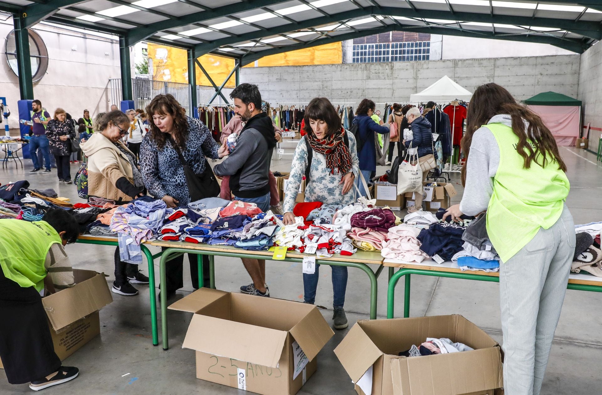 Mercadillo solidario de Aspanafoa