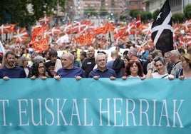 Miles de personas reivindican en Bilbao el derecho a decidir
