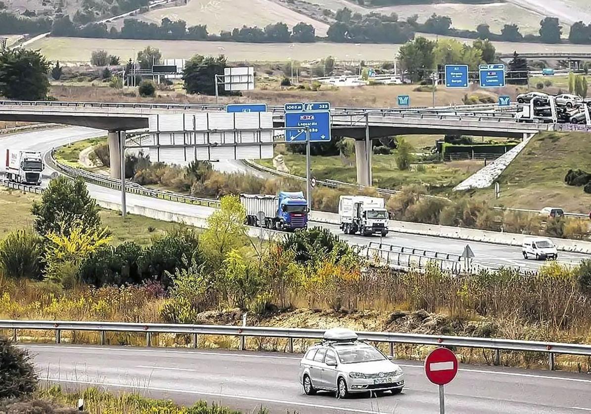 Las obras del enlace de Armiñón obligarán a cortar dos carriles de la A-1 entre el lunes y el martes