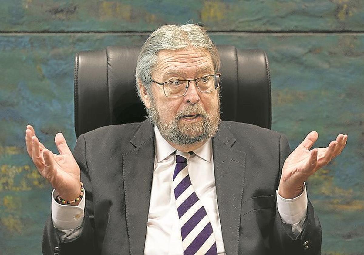 Manuel Lezertua dejará mañana de ser el Ararteko