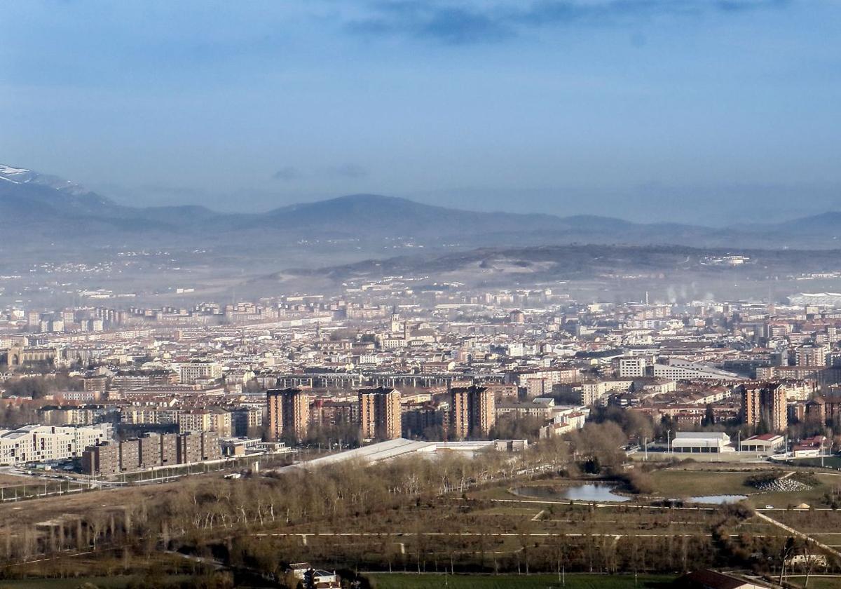 Panorámica de Vitoria en otra jornada con altos índices de contaminación.