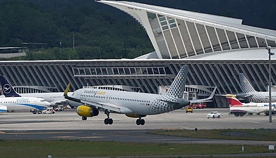 Indemnizan a una docena de pasajeros por el «calvario» sufrido tras anularse su vuelo