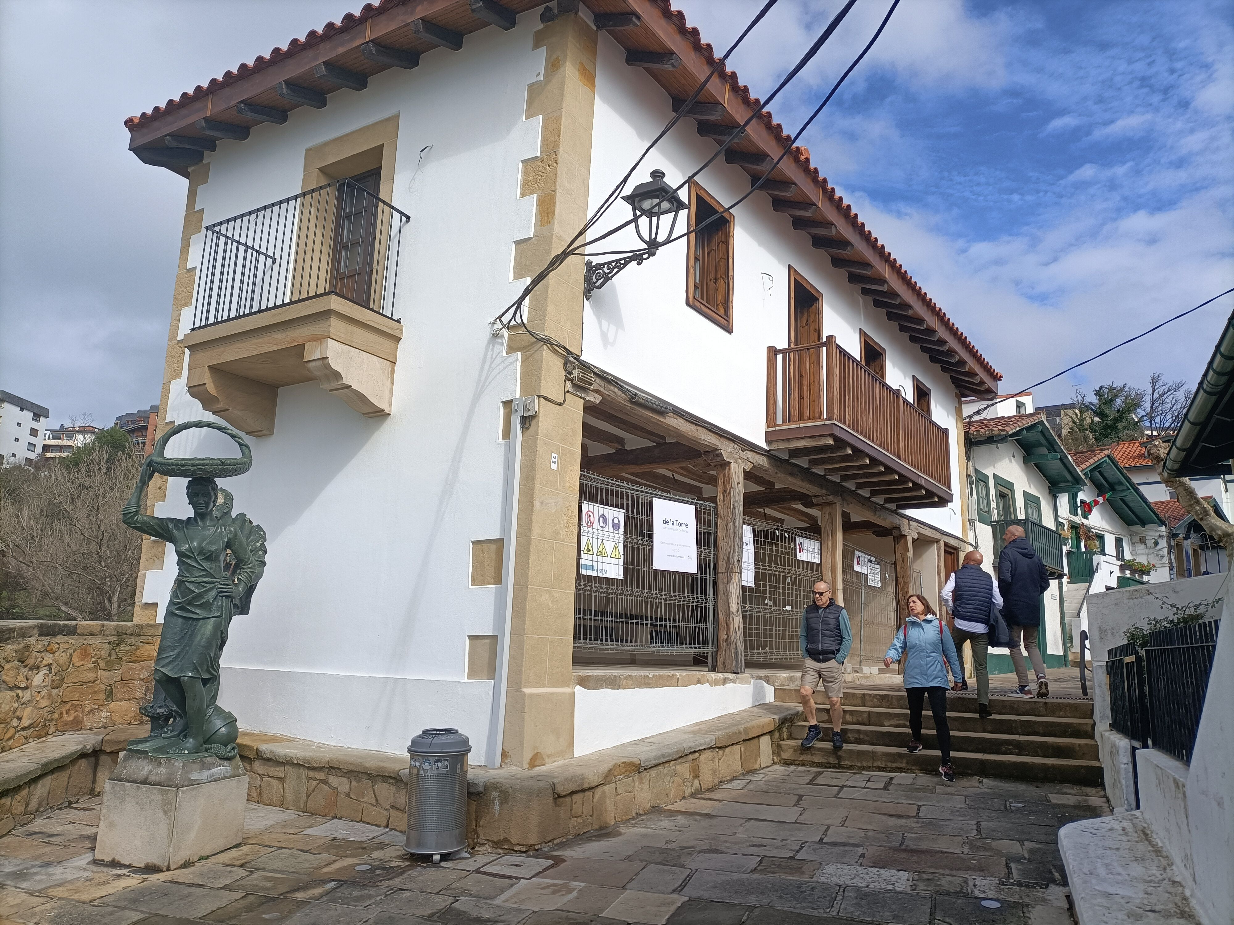 El emblemático edificio del Puerto Viejo de Getxo, construido en 1612, fue rehabilitado hace cinco años.
