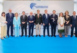 María Goti, Iñigo Barrenechea, Irma Basterra, Adolfo Plaza, Ramiro González, Enrique de Ybarra, Francisco Riberas, Ramón Solórzano, Marisol Garmendia, Zuriñe Ortiz de Latierro y Óscar Villasante.