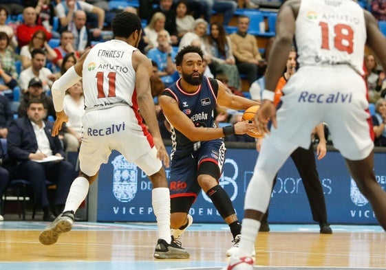 Hilliard ha jugado esta temporada en el Breogán antes de marcharse en abril al UNICS Kazan ruso.
