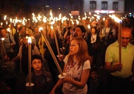 La tradicional bajada de antorchas tendrá lugar la noche del lunes 23.