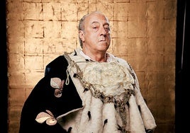 Ramón Fontserè caracterizado como Juan Carlos I en 'El rey que fue'.