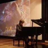 Una de las actuaciones de Miguel Etayo, pianista que participa en el cierre del festival Raíces de Europa.
