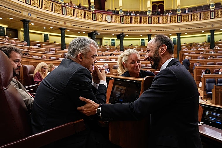 ¿Bulos? ¿Fango? ¿Qué diría el PSOE si todos estos casos de presunta corrupción fueran del PP?
