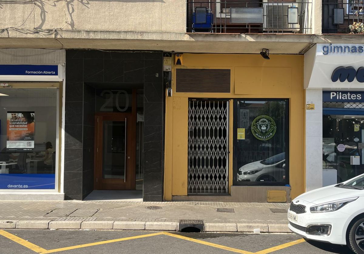 Zona donde se han concentrado hasta 40 personas esta madrugada, lo que ha provocado las quejas vecinales.