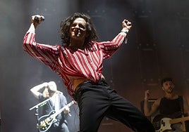 Antonio, vocalista del grupo murciano Arde Bogotá.