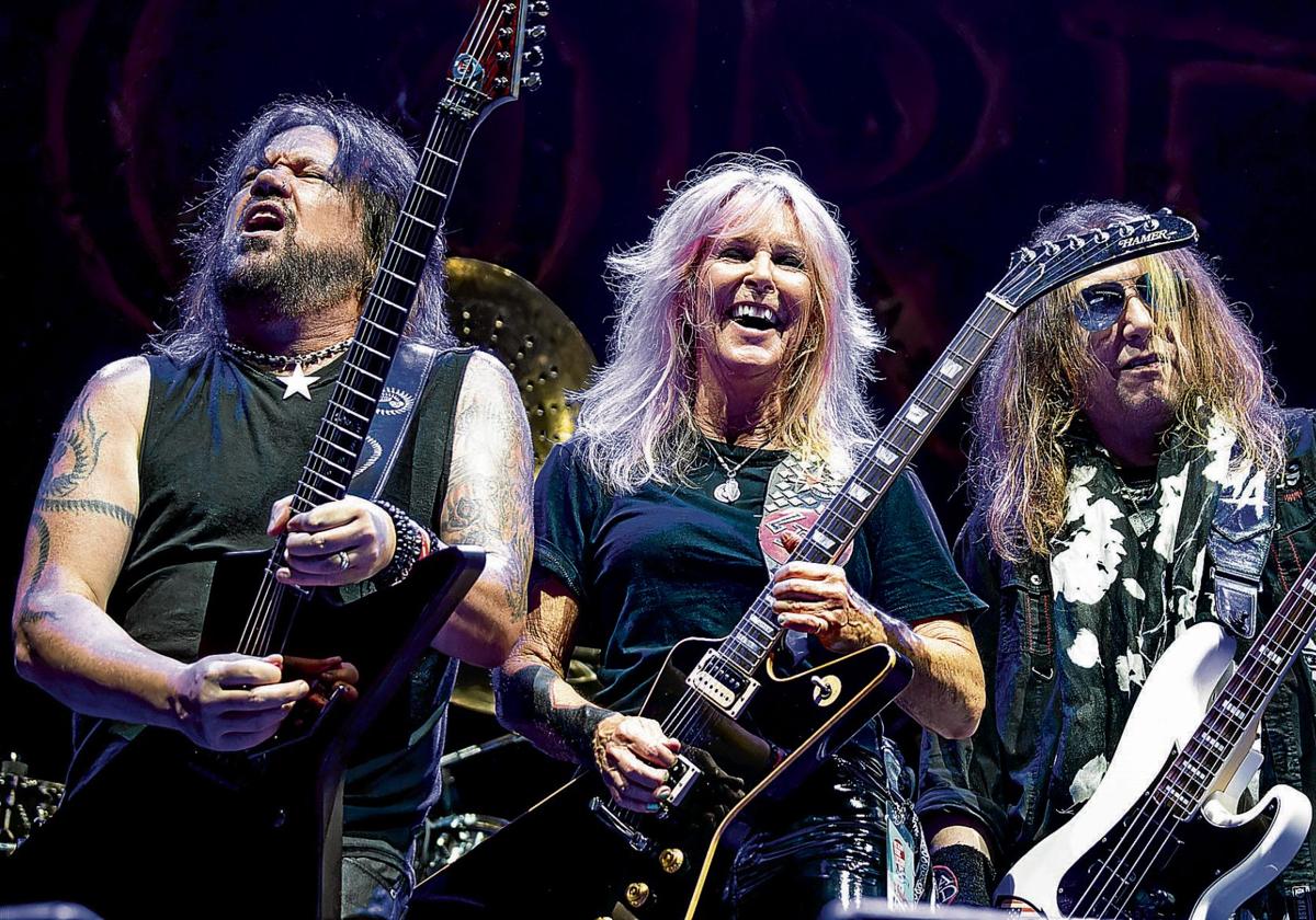 Lita Ford protagonizó una auténtica explosión guitarrera que hizo las delicias del público.
