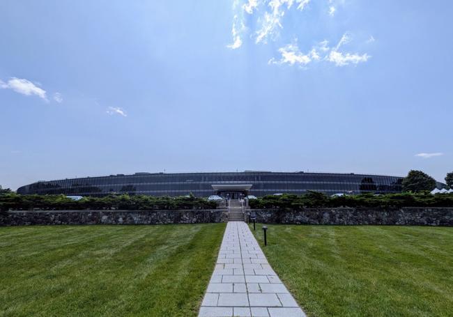 Entrada a las instalaciones del IBM Thomas Watson Research Center.