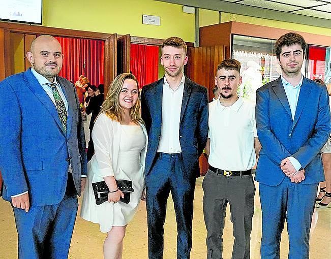 Koldo Mujika, Cristina Núñez, Jon Masa, David Salazar y Lander Matabuena.