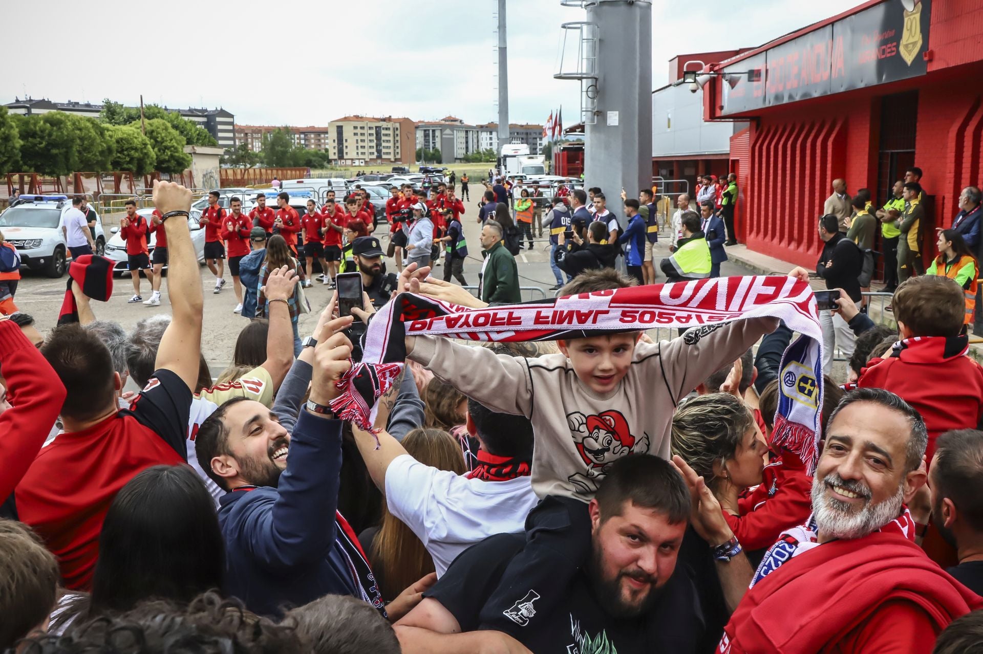 Las imágenes del recibimiento al Mirandés