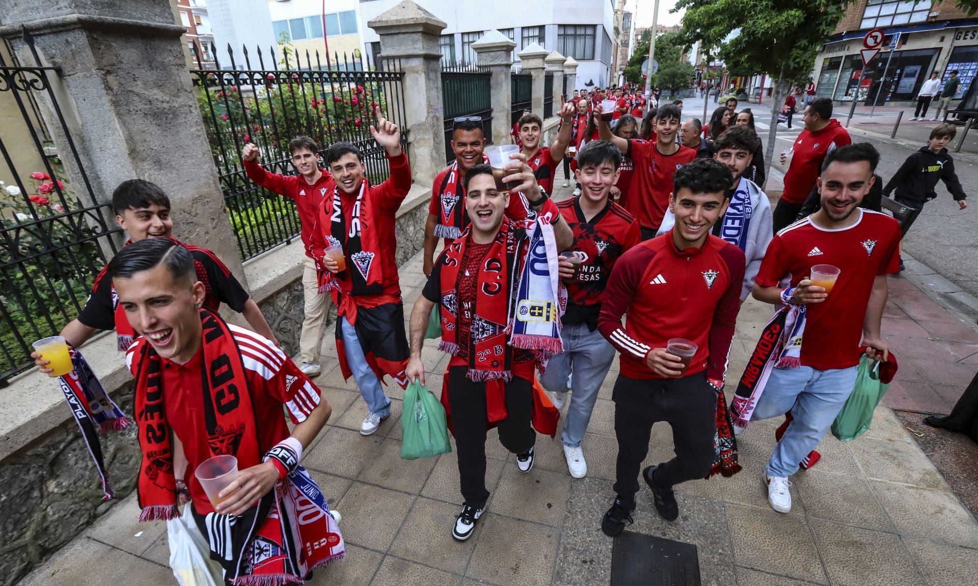 Las imágenes del recibimiento al Mirandés