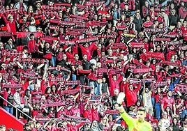 La afición de Anduva arropó en todo momento a su equipo.