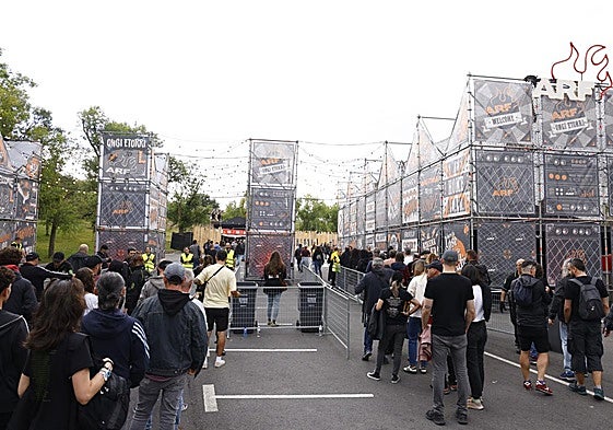 Controles de acceso al Azkena.