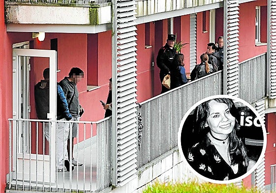 Familiares de Yanely Gonzales, al poco de conocer que había sido asesinada en su piso de Ortutxueta.