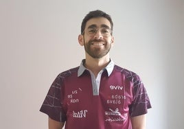 Guillermo Guinea con su equipación del Zuzenak.