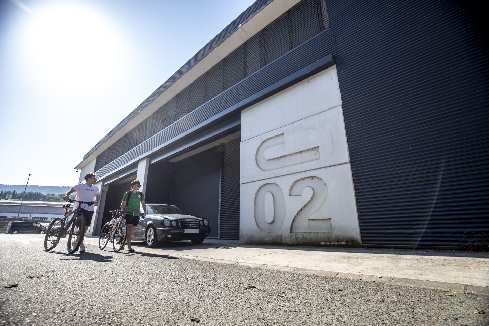 Exterior del pabellón adquirido por la Diputación de Álava para ubicar su estudio de cine.