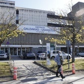 Entrada del hospital de Galdakao.