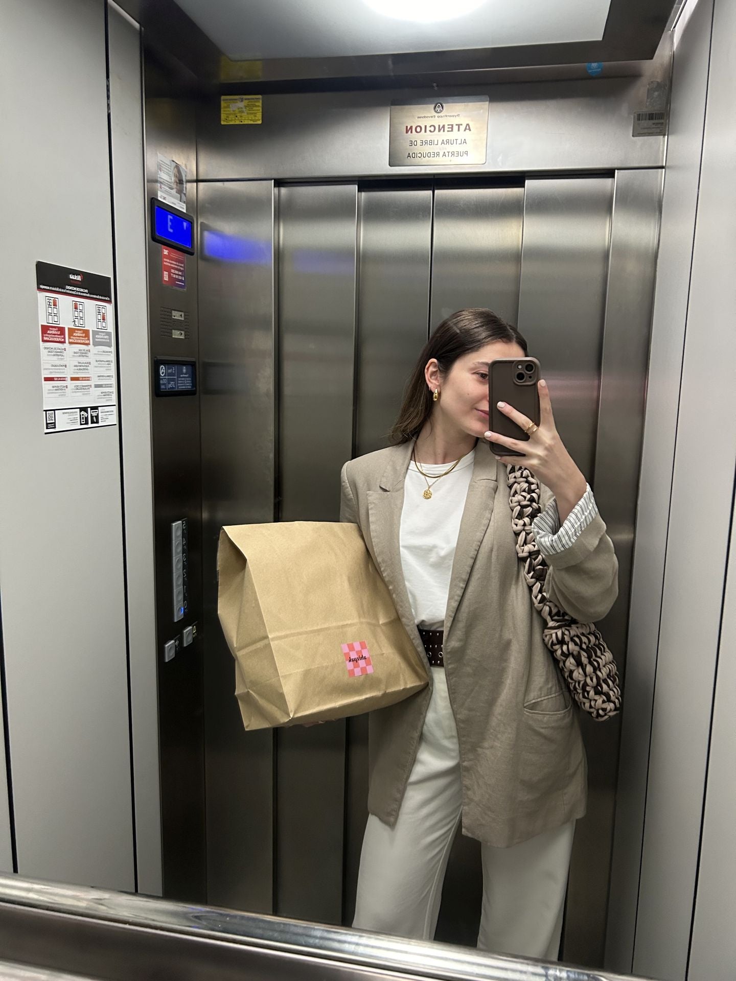 De Villarcayo a Granada: los bolsos coloridos de dos hermanas bilbaínas que triunfan en Instagram