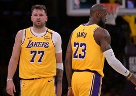 Operación récord en la NBA: los Lakers serán vendidos por 10.000 millones de dólares