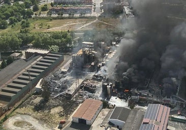El fuego, a vista de pájaro: Los drones de la Ertzaintza captan desde el aire la magnitud del incendio de LEA